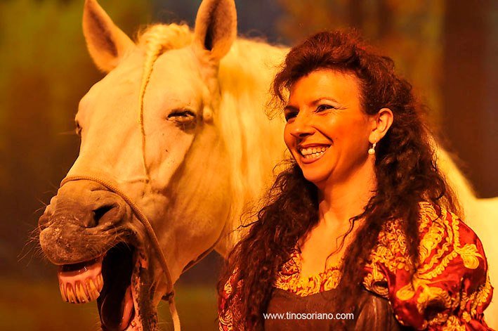 418798_474658639223077_1905438989_n